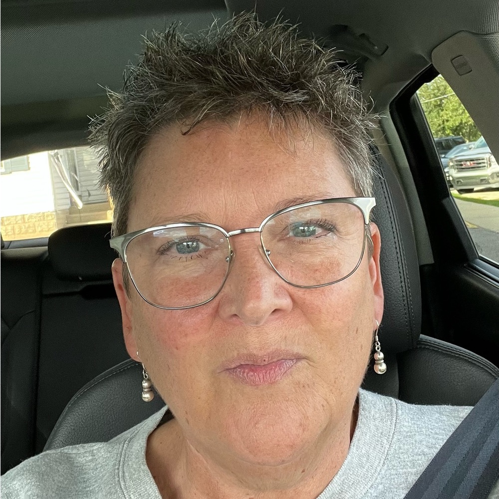 Meet your Posher, Traci